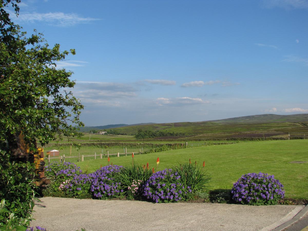 The Dog And Partridge Hotel Langsett Екстериор снимка